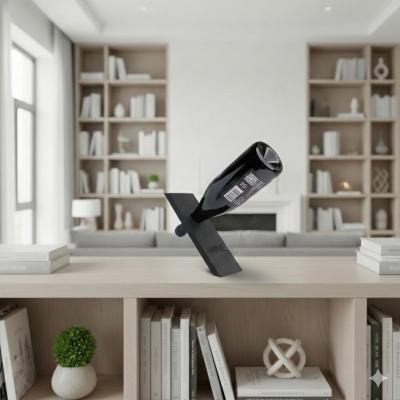 Suport vin echilibru realizat prin printare 3D, design minimalist negru care suspendă sticla de vin prin centrul de greutate.